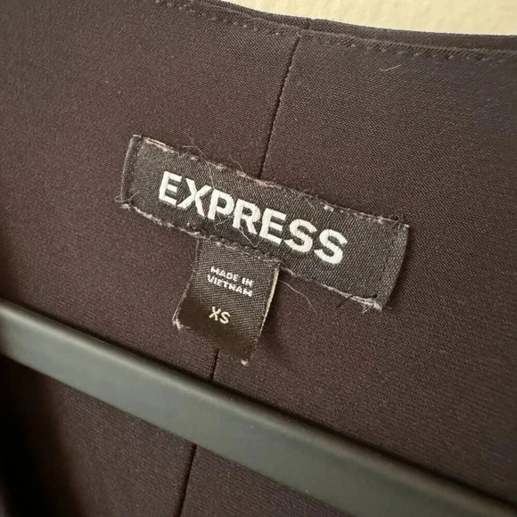 Express | Black V-Neck Flowy Dolman Sleeve Soft Stretchy Bodysuit - XS fits 4-6 - Picture 5 of 6